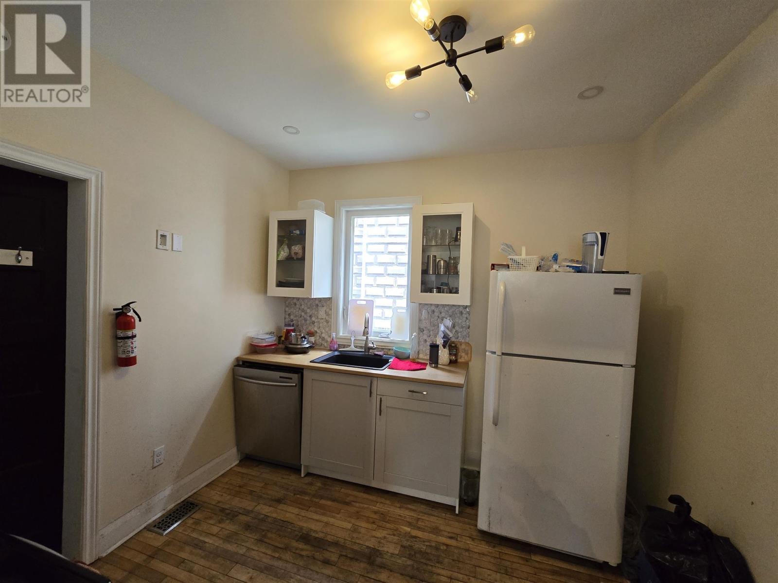 215 Brown St Property Photo 12