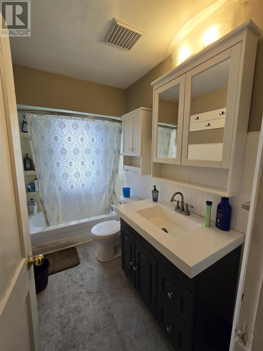 215 Brown St Property Photo 15