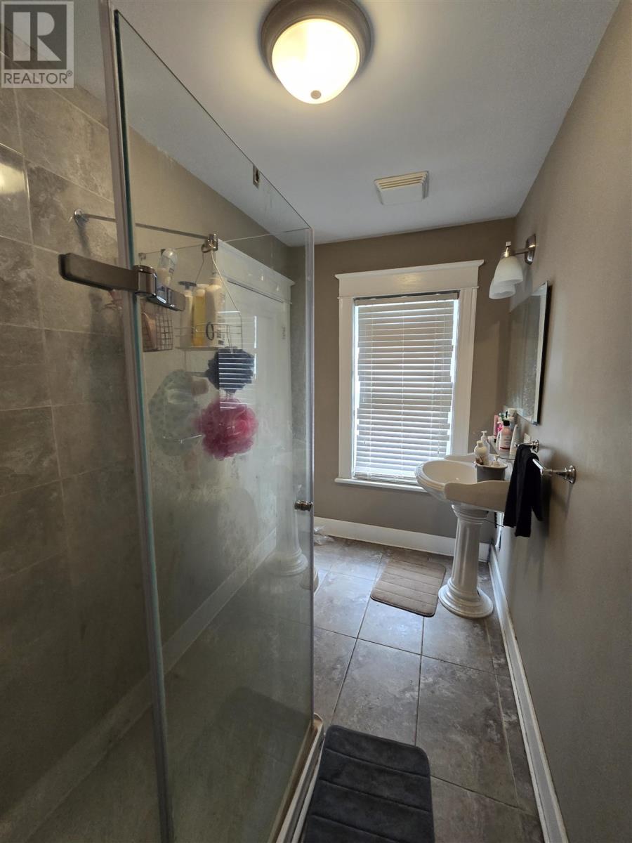 215 Brown St Property Photo 17