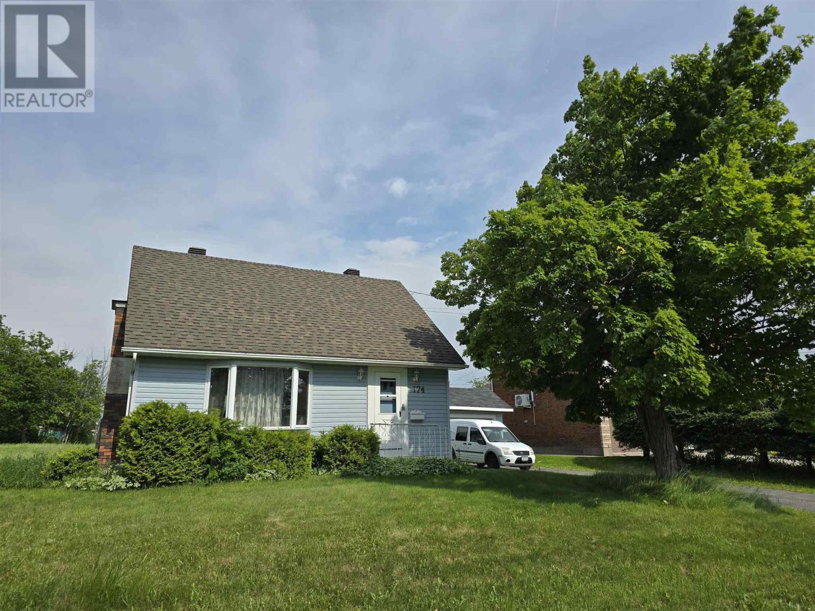 174 Reid St Property Photo 3