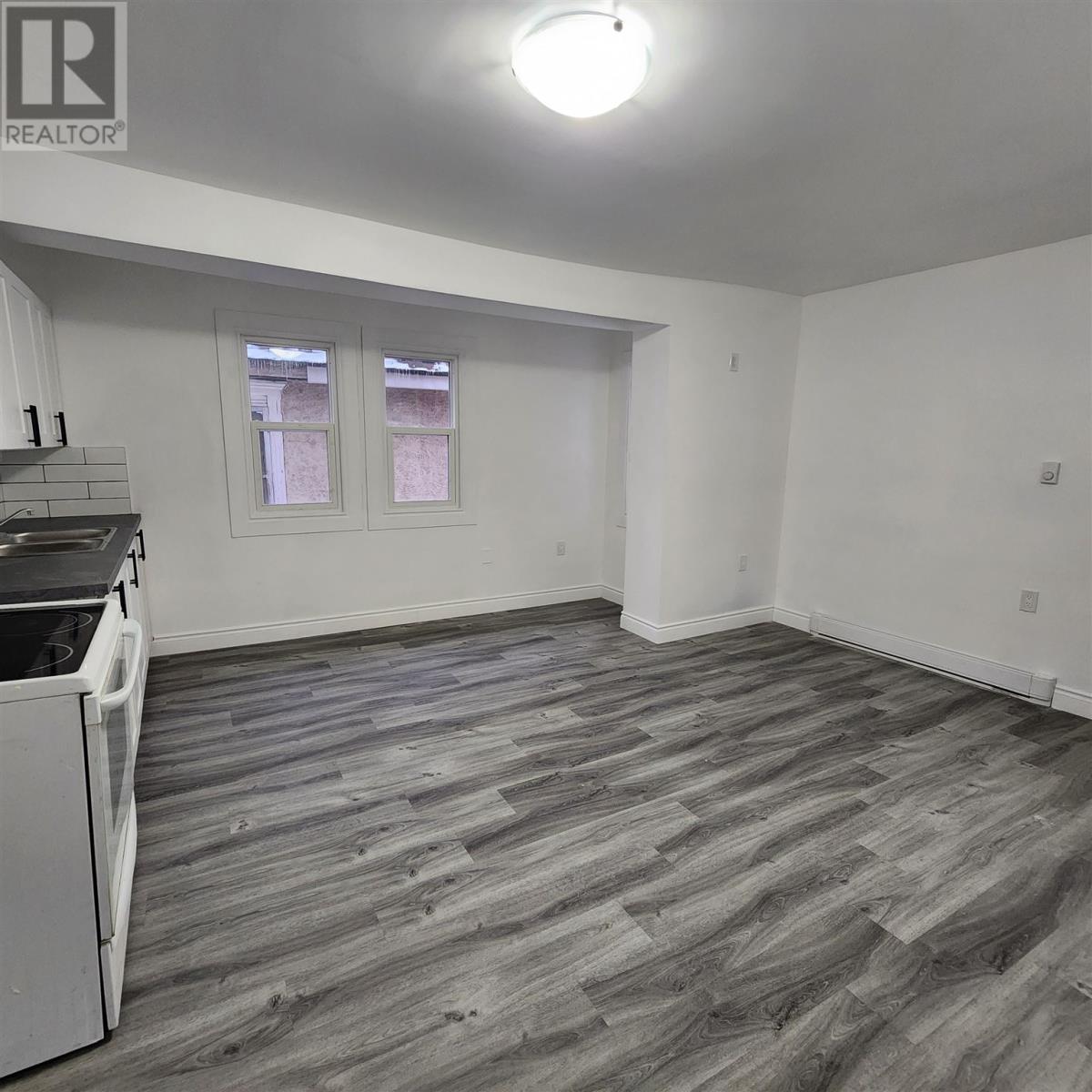 30 Grace St Property Photo 5