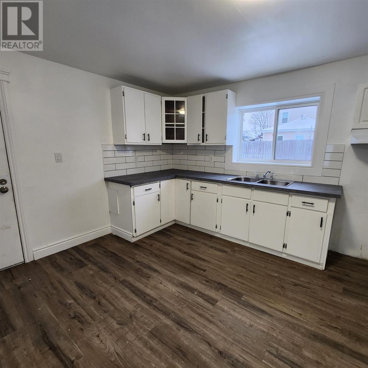 30 Grace St Property Photo 15