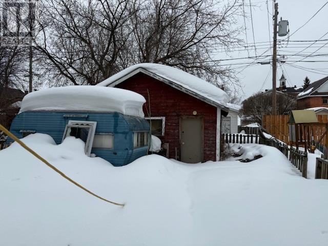 254 Albert St W Property Photo 5