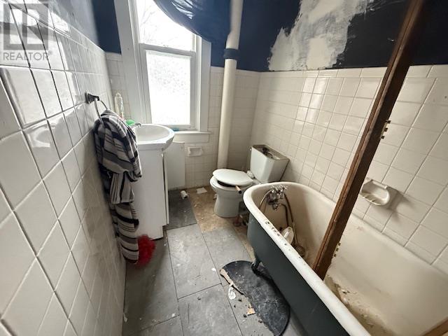 254 Albert St W Property Photo 9