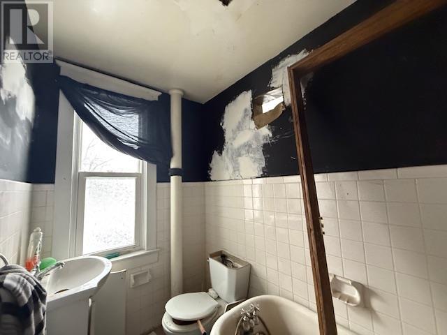 254 Albert St W Property Photo 10