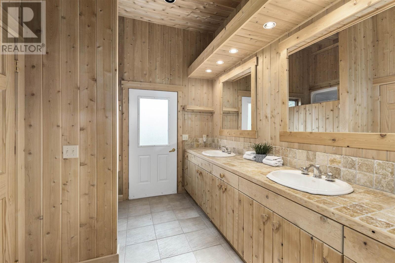 . Picture Island Property Photo 30