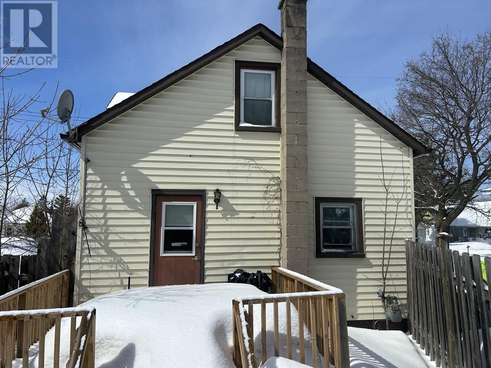 44 Cameron Ave Property Photo 3