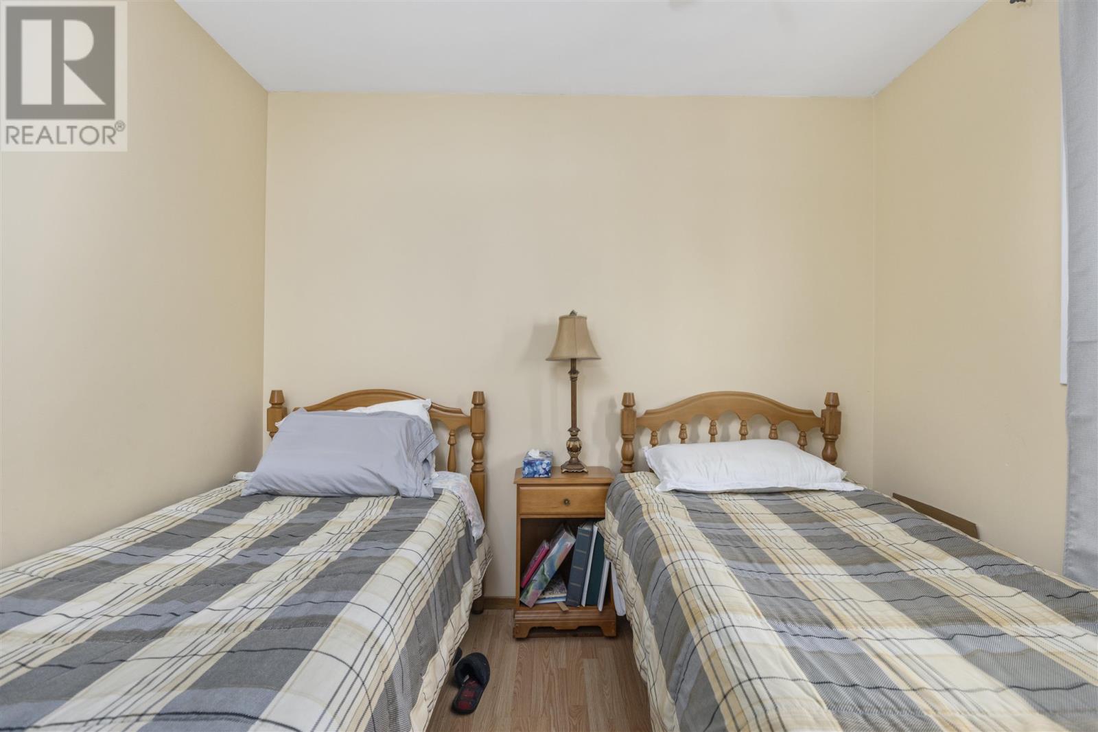 100 Pleasant Dr Property Photo 18