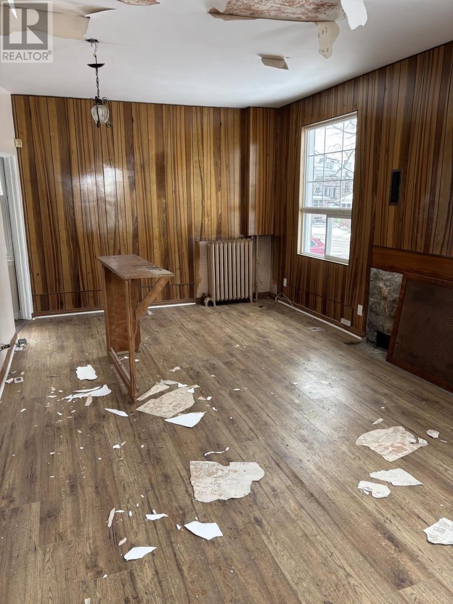 405 Wellington St E Property Photo 6