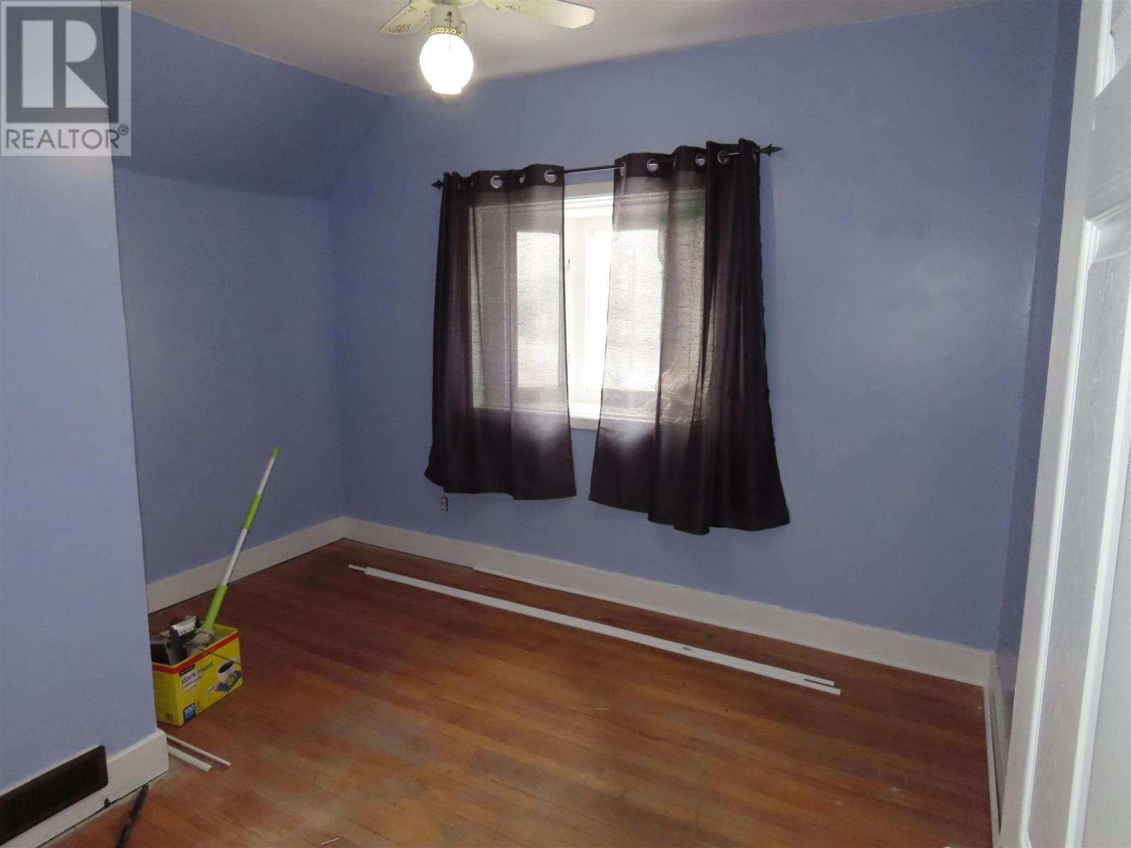 282-284 Wellington St W Property Photo 27