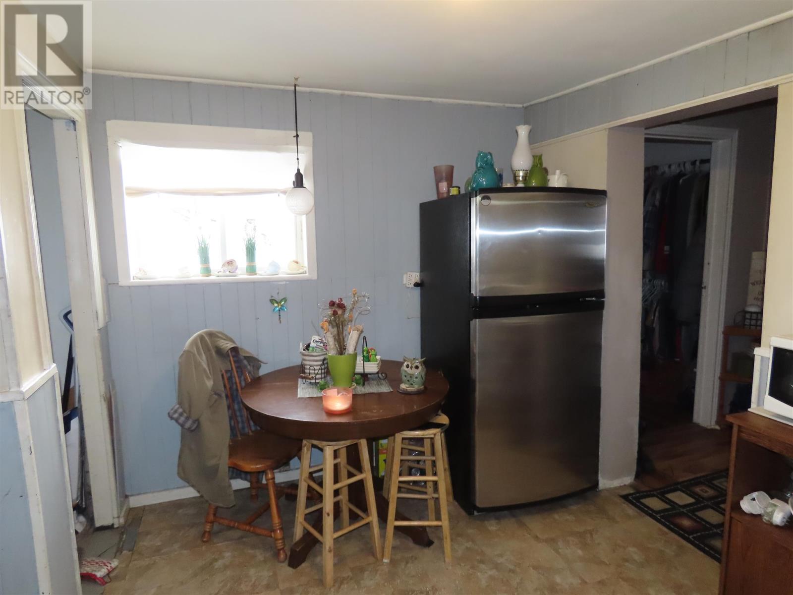 282-284 Wellington St W Property Photo 6