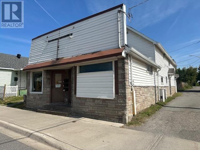 160 Bruce St Property Photo 4