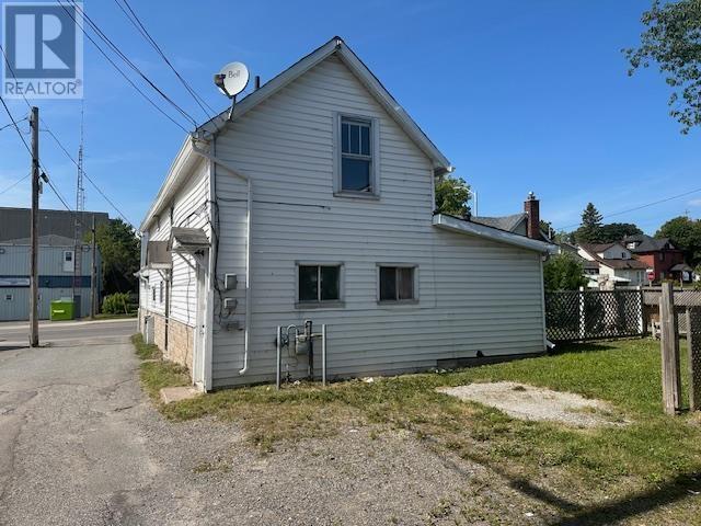 160 Bruce St Property Photo 5