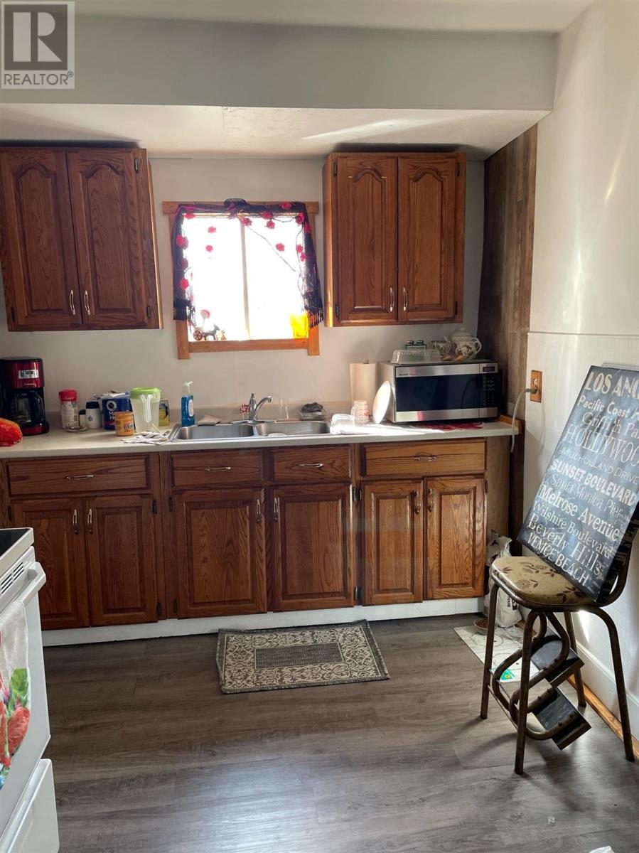 160 Bruce St Property Photo 8