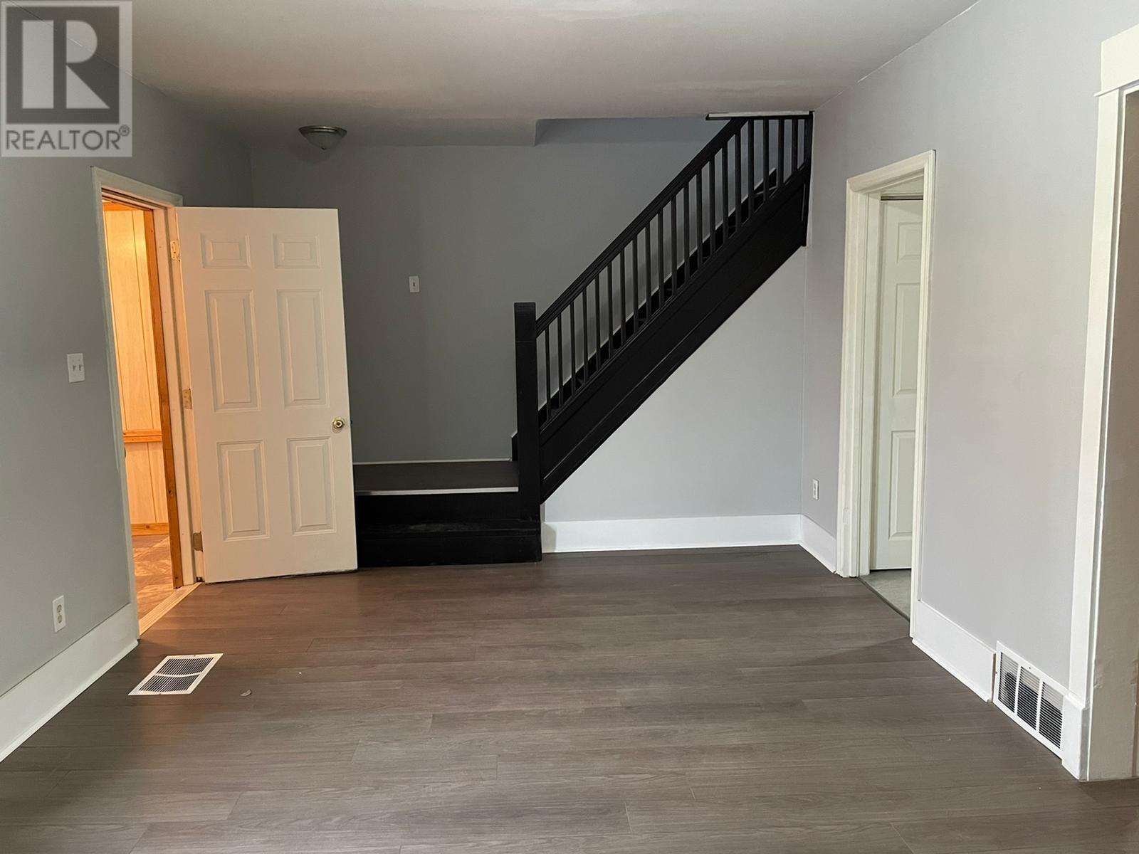 144 Central Park Ave Property Photo 3
