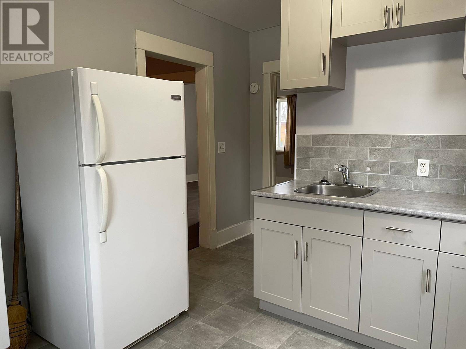 144 Central Park Ave Property Photo 5