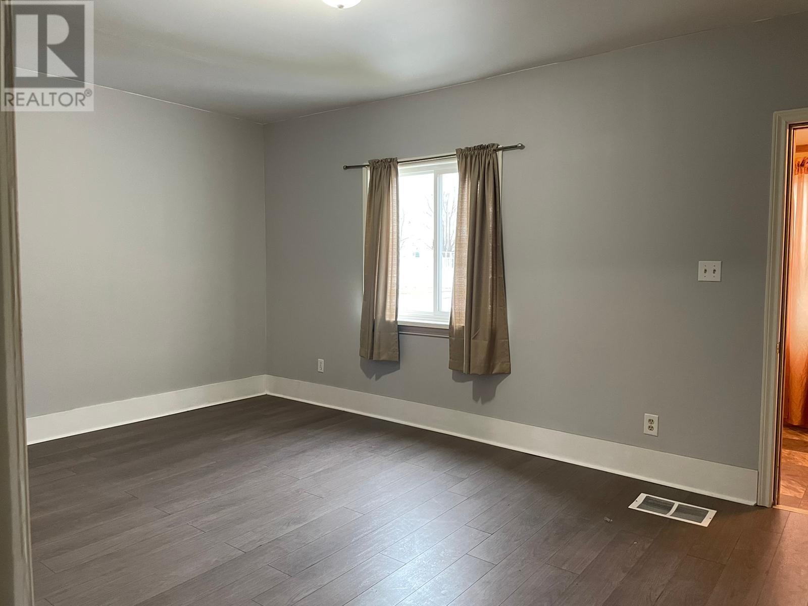 144 Central Park Ave Property Photo 7
