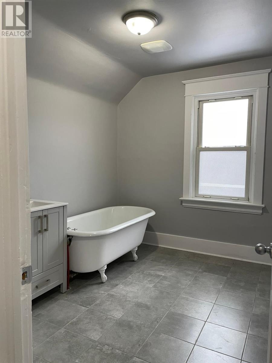 144 Central Park Ave Property Photo 14