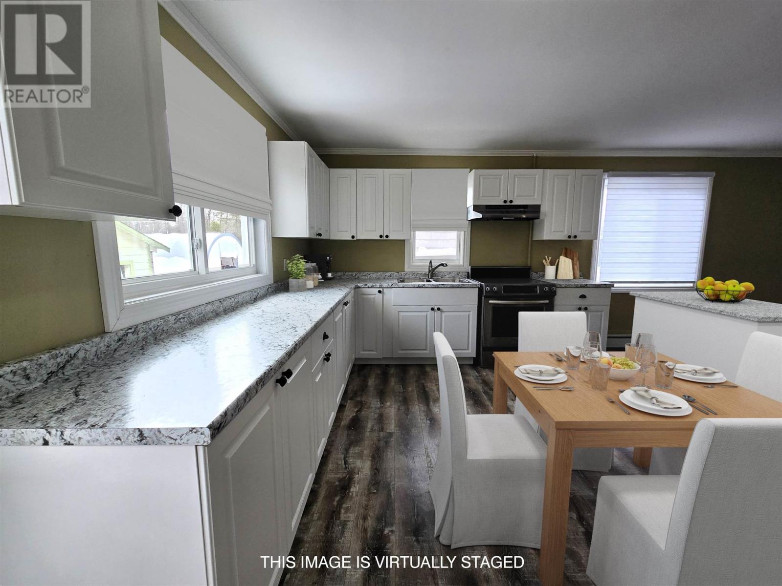 300 Woodward Ave Property Photo 4