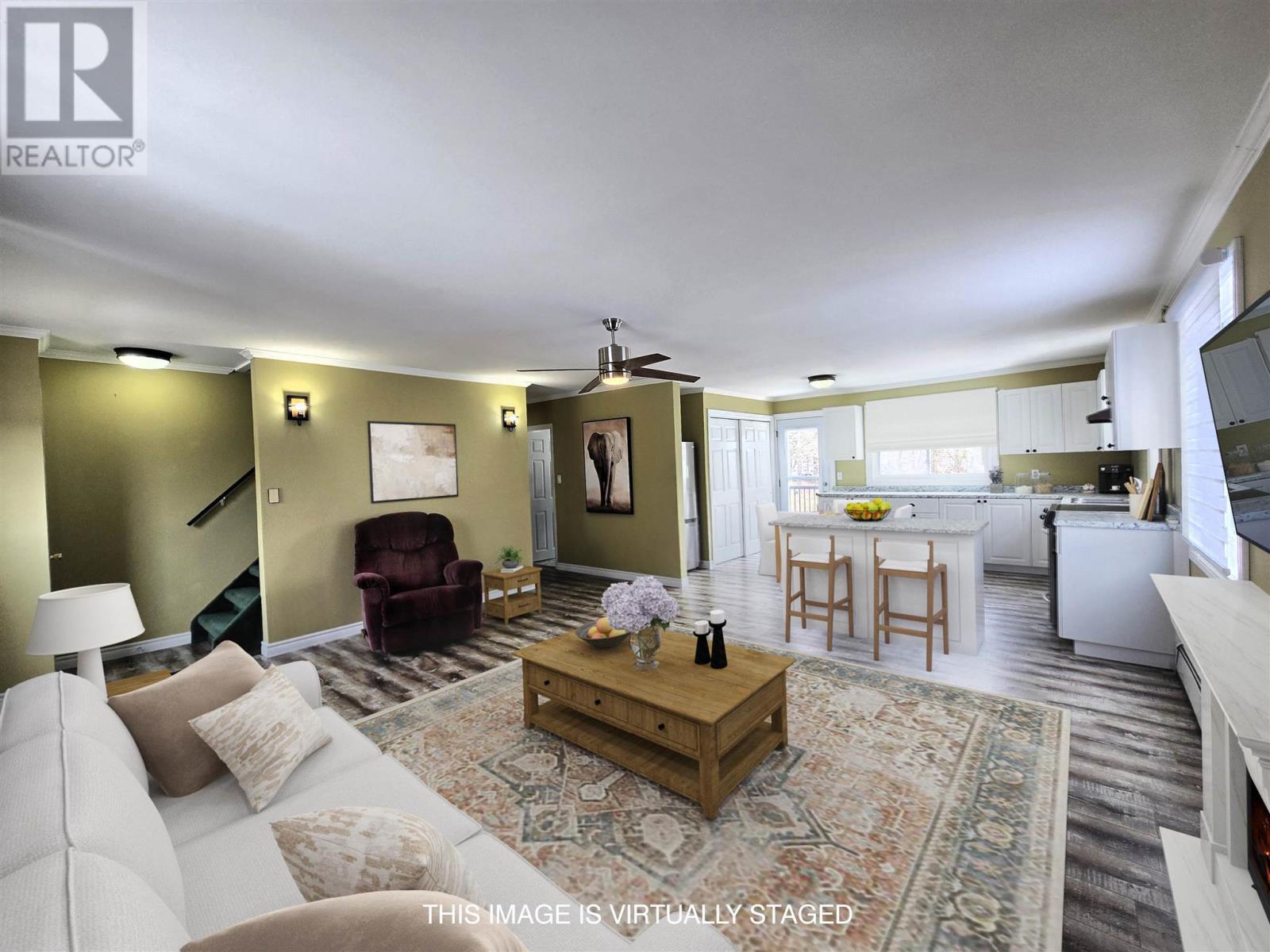 300 Woodward Ave Property Photo 7