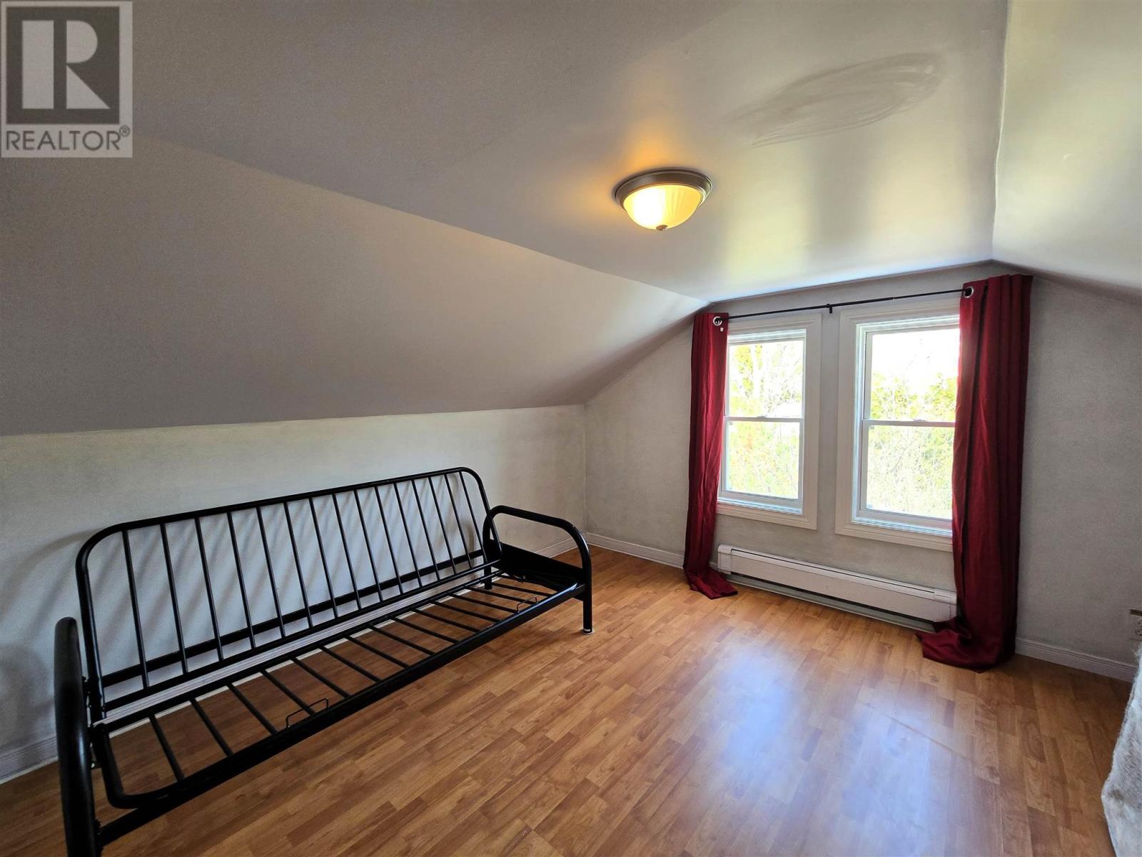 300 Woodward Ave Property Photo 11