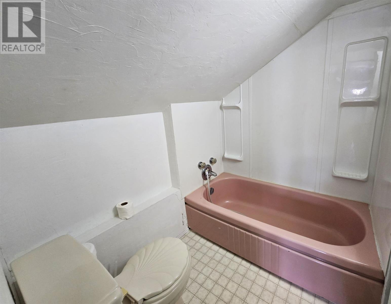 300 Woodward Ave Property Photo 14