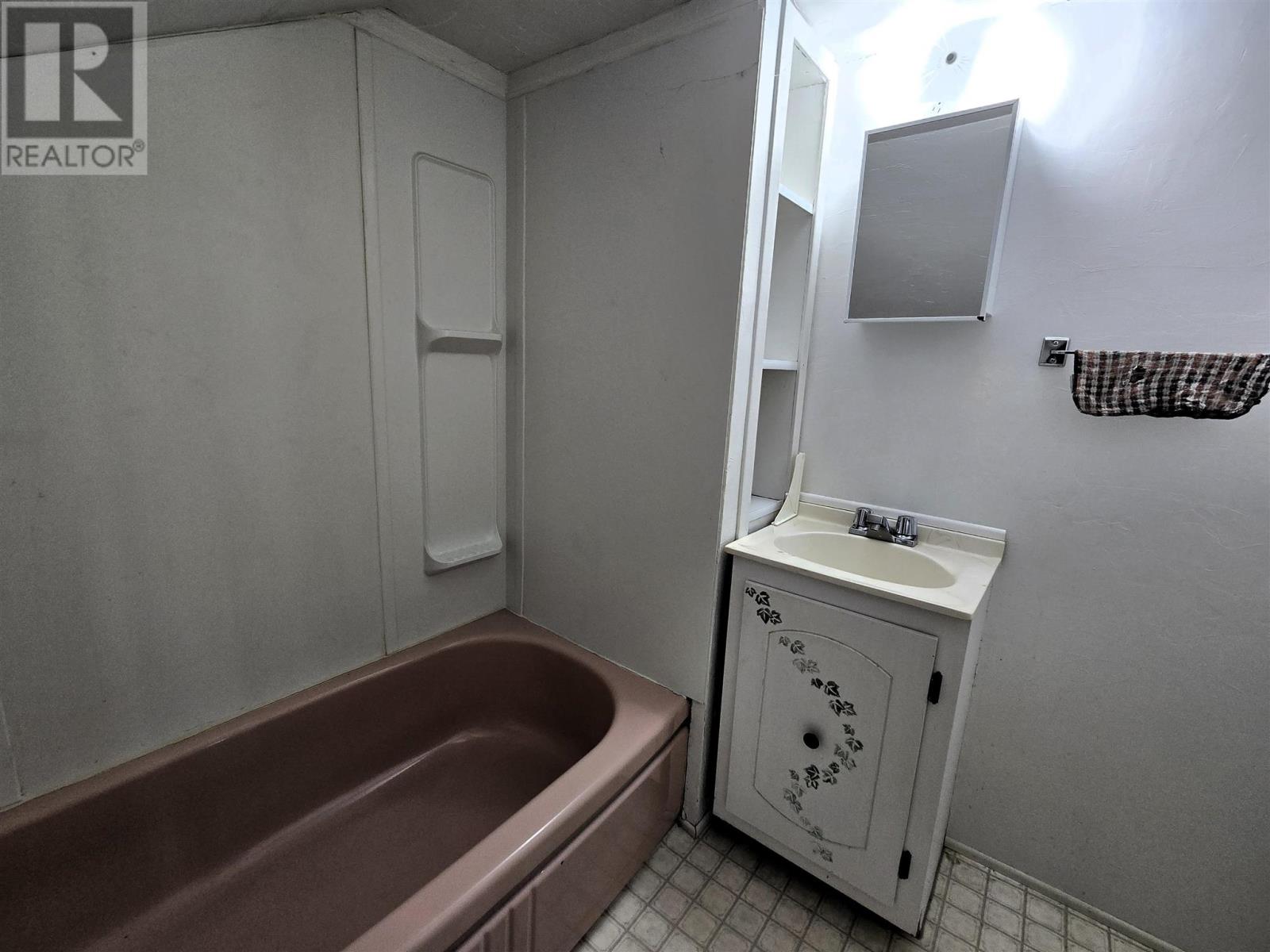 300 Woodward Ave Property Photo 15