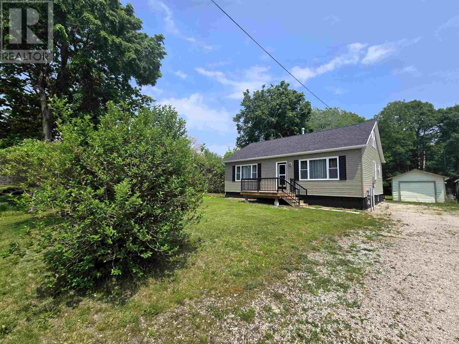 300 Woodward Ave Property Photo 17