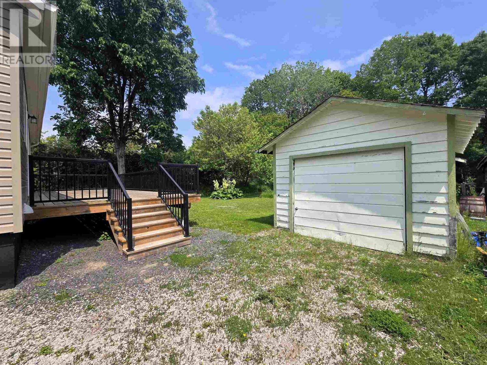 300 Woodward Ave Property Photo 22