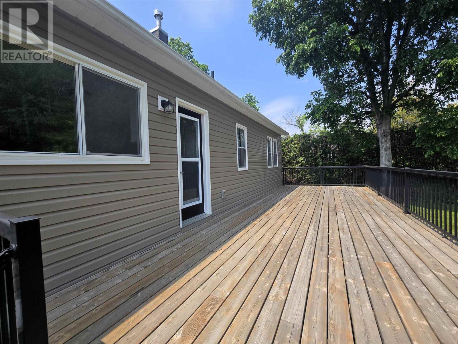 300 Woodward Ave Property Photo 24
