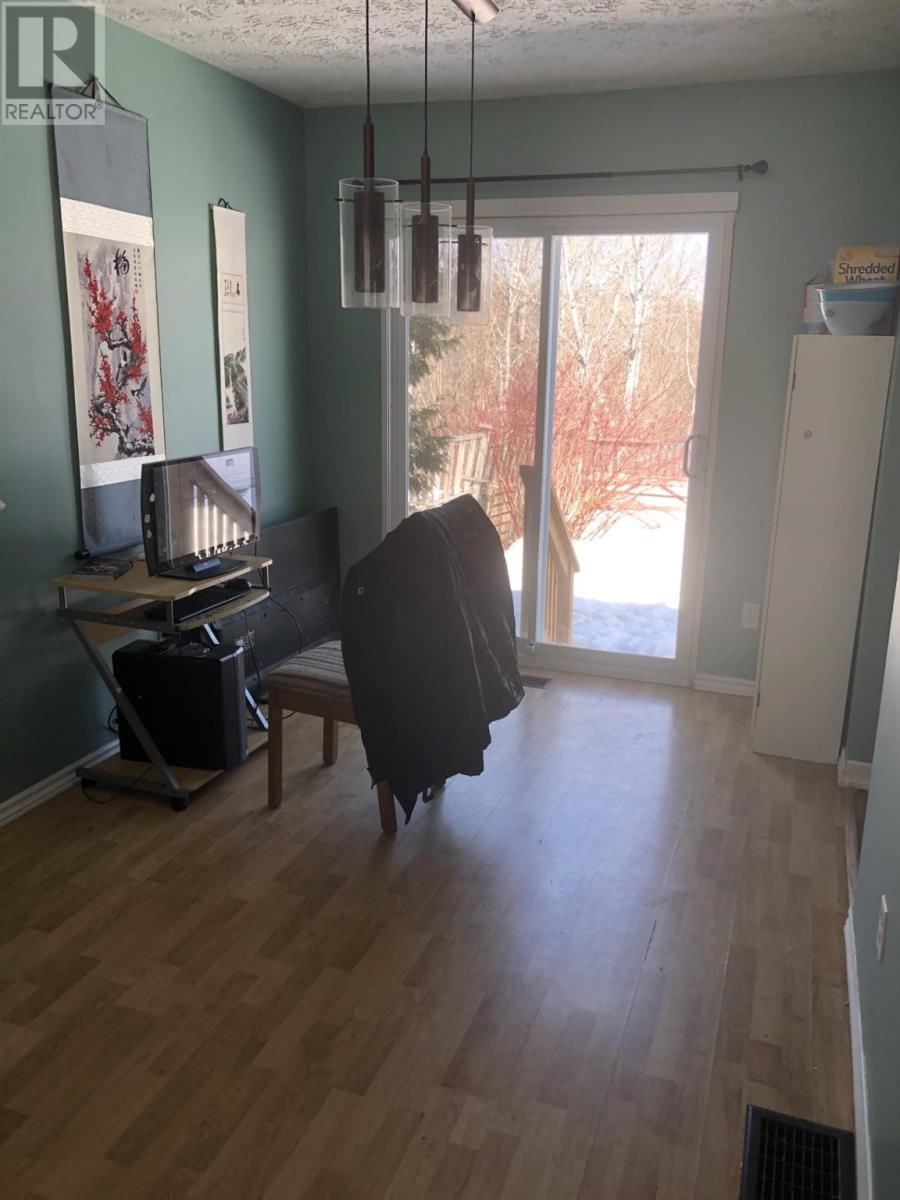 41 Hergott Ave Property Photo 8