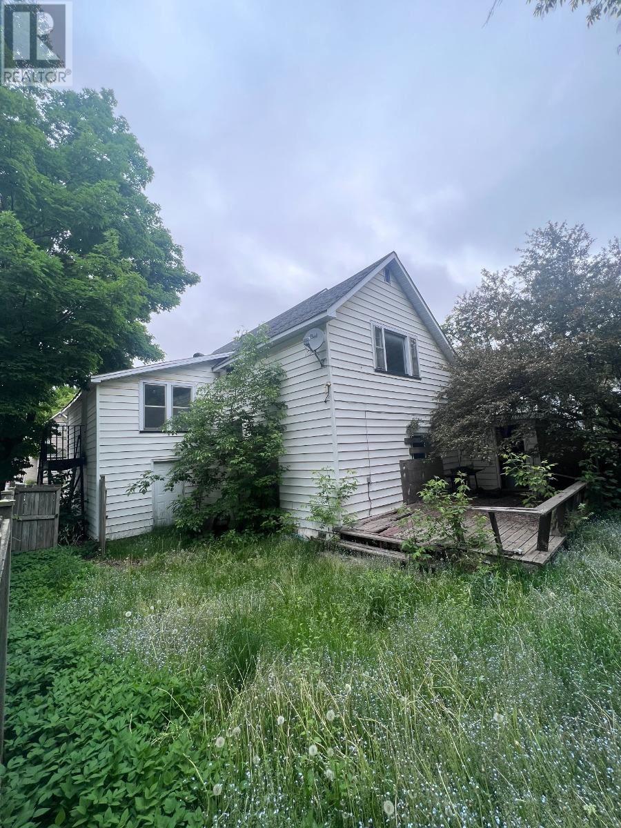 122 Pilgrim St Property Photo 3