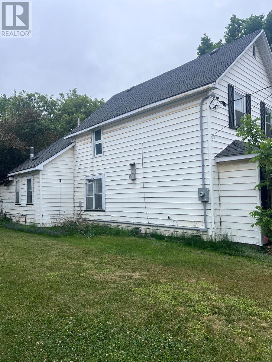 122 Pilgrim St Property Photo 4