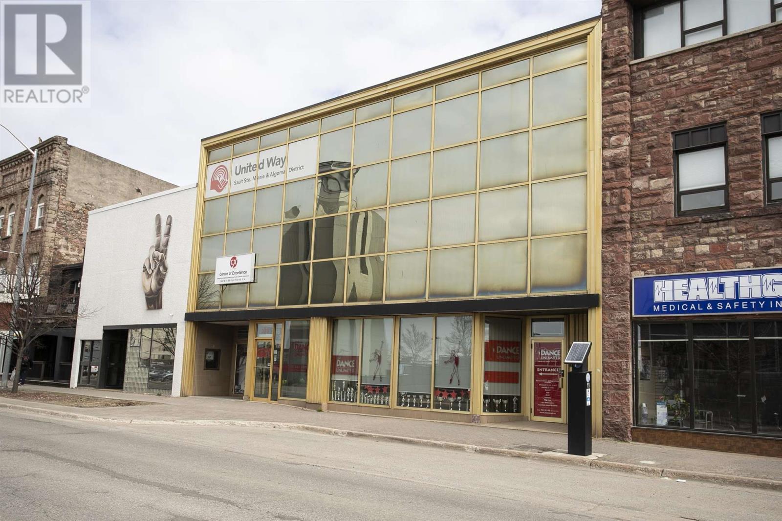 258 Queen St E Property Photo 3