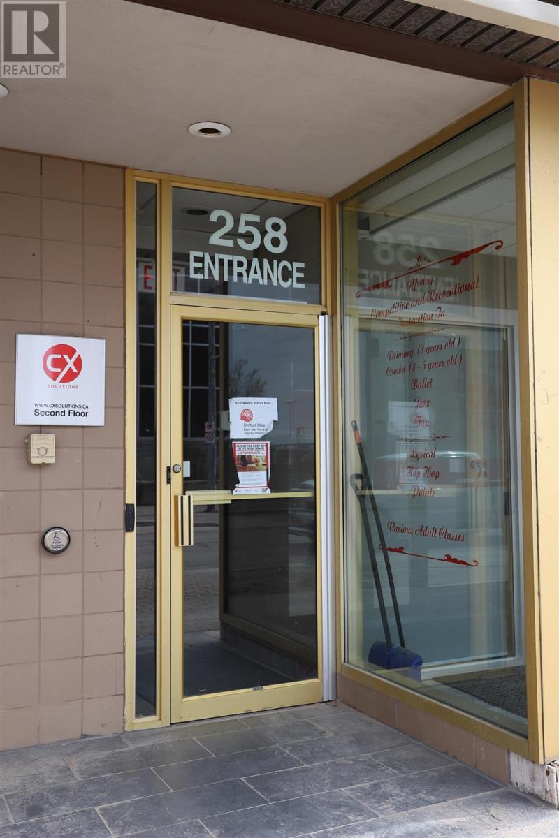 258 Queen St E Property Photo 4
