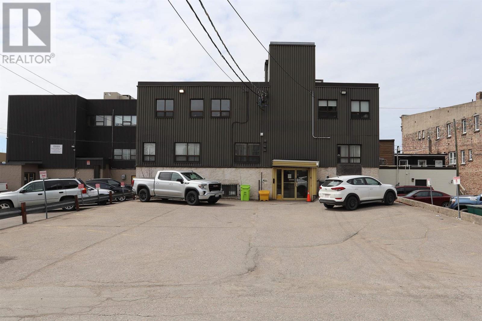 258 Queen St E Property Photo 5