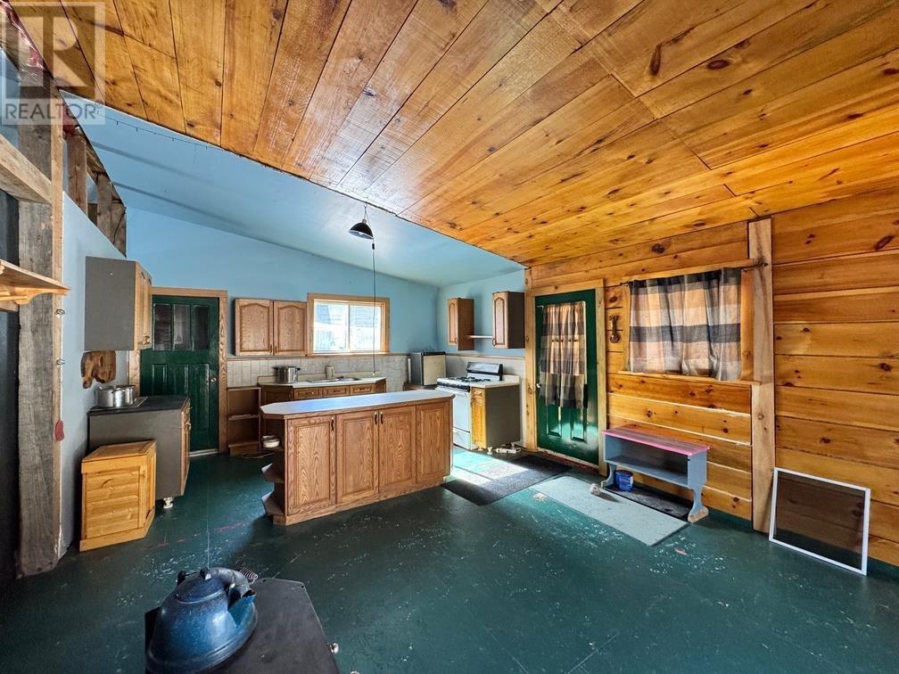 521 Puddingstone Rd Property Photo 7