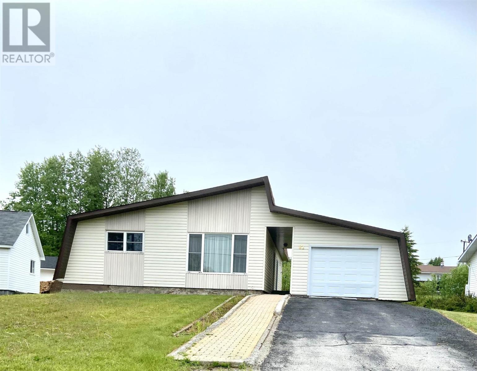 82 Neesomadina Ave Property Photo 1
