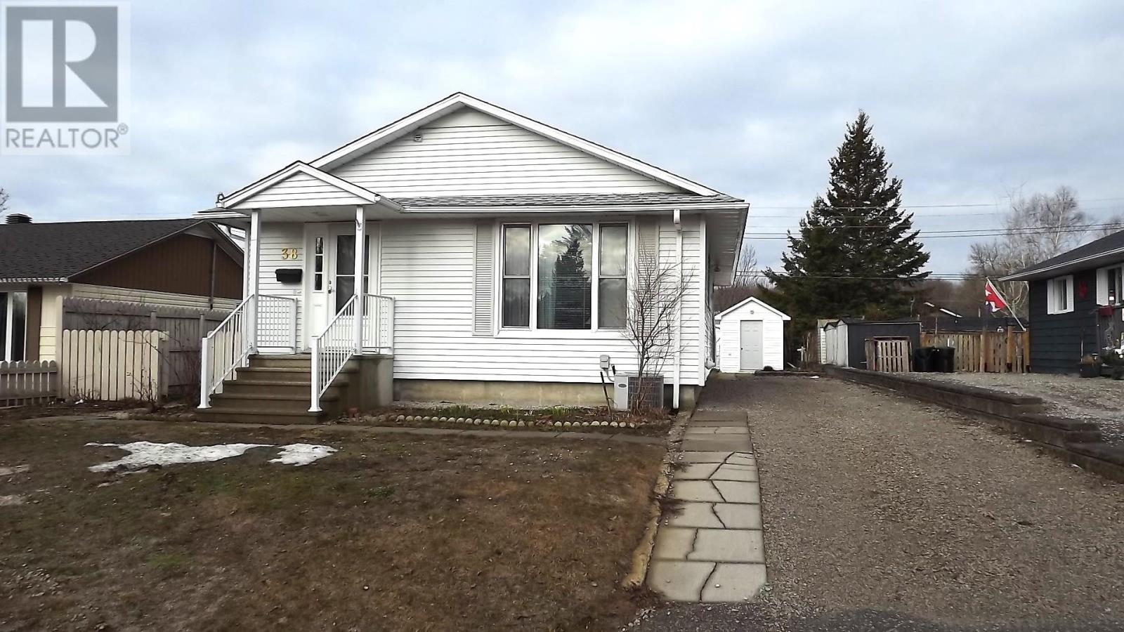 38 Blackwell Rd Property Photo 1