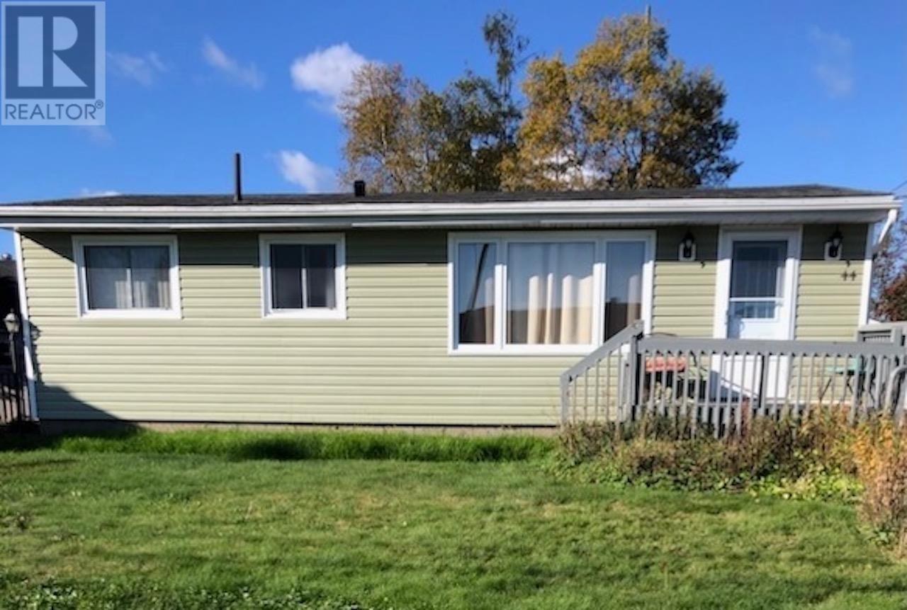44 Ganley St Property Photo 1