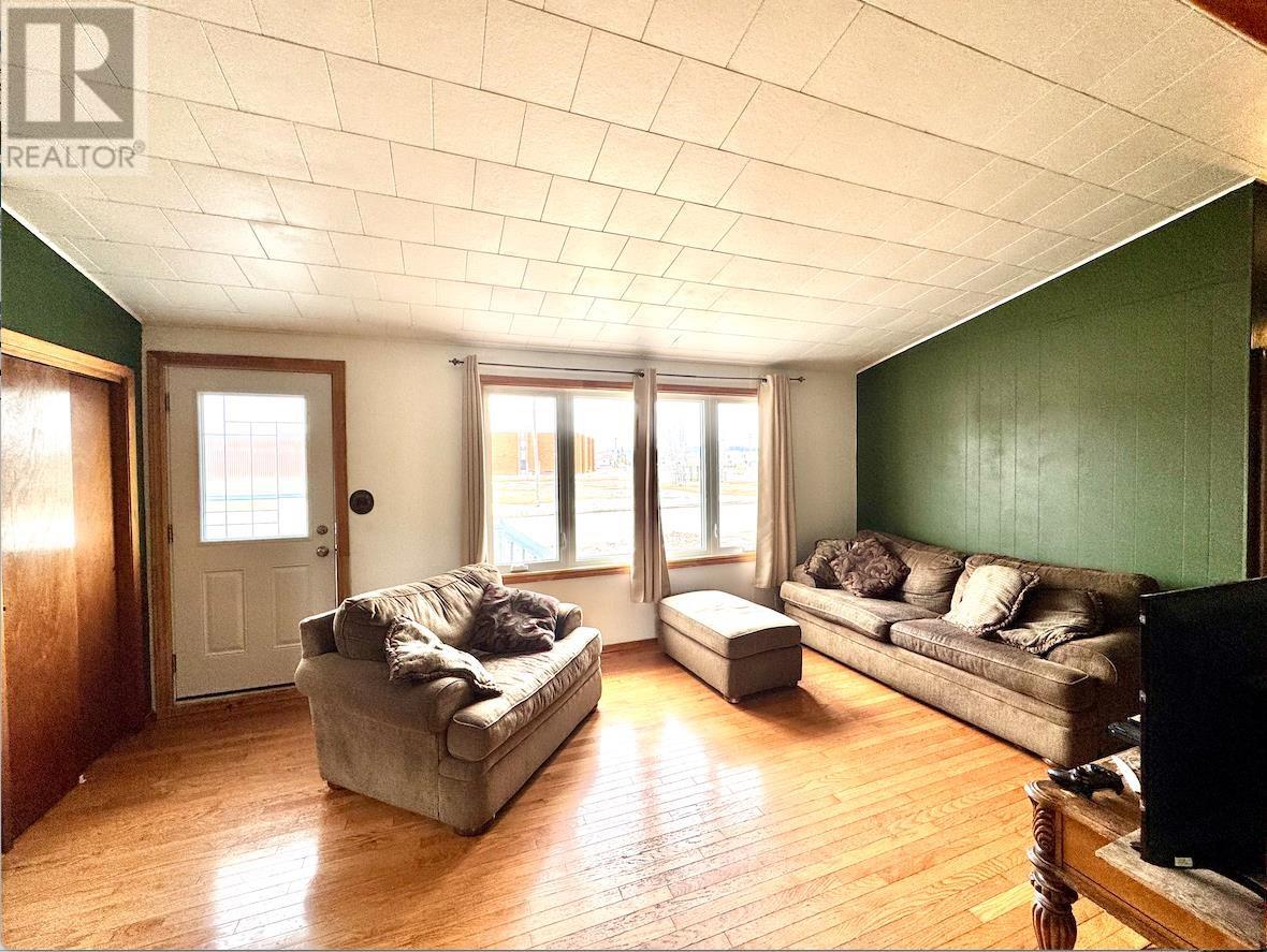 44 Ganley St Property Photo 7