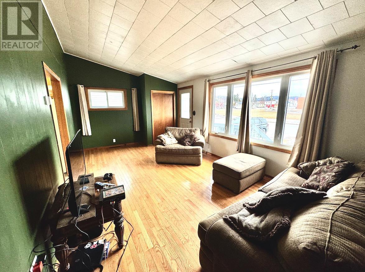 44 Ganley St Property Photo 8