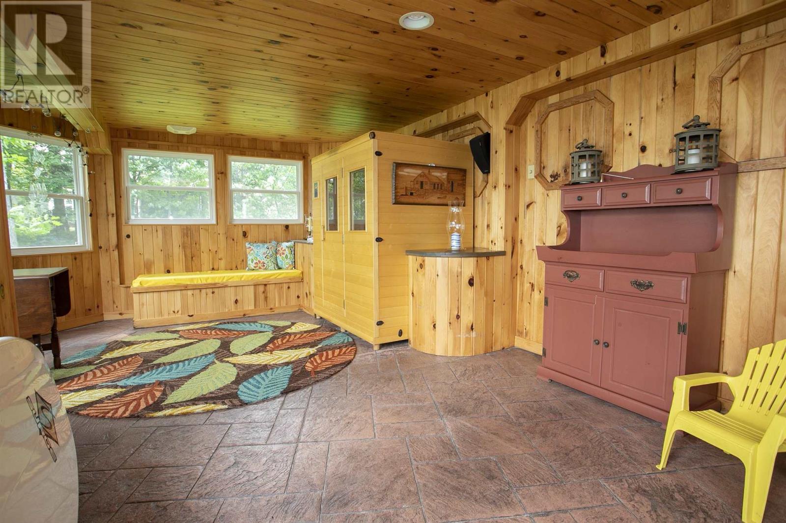990 B Line Rd Property Photo 38