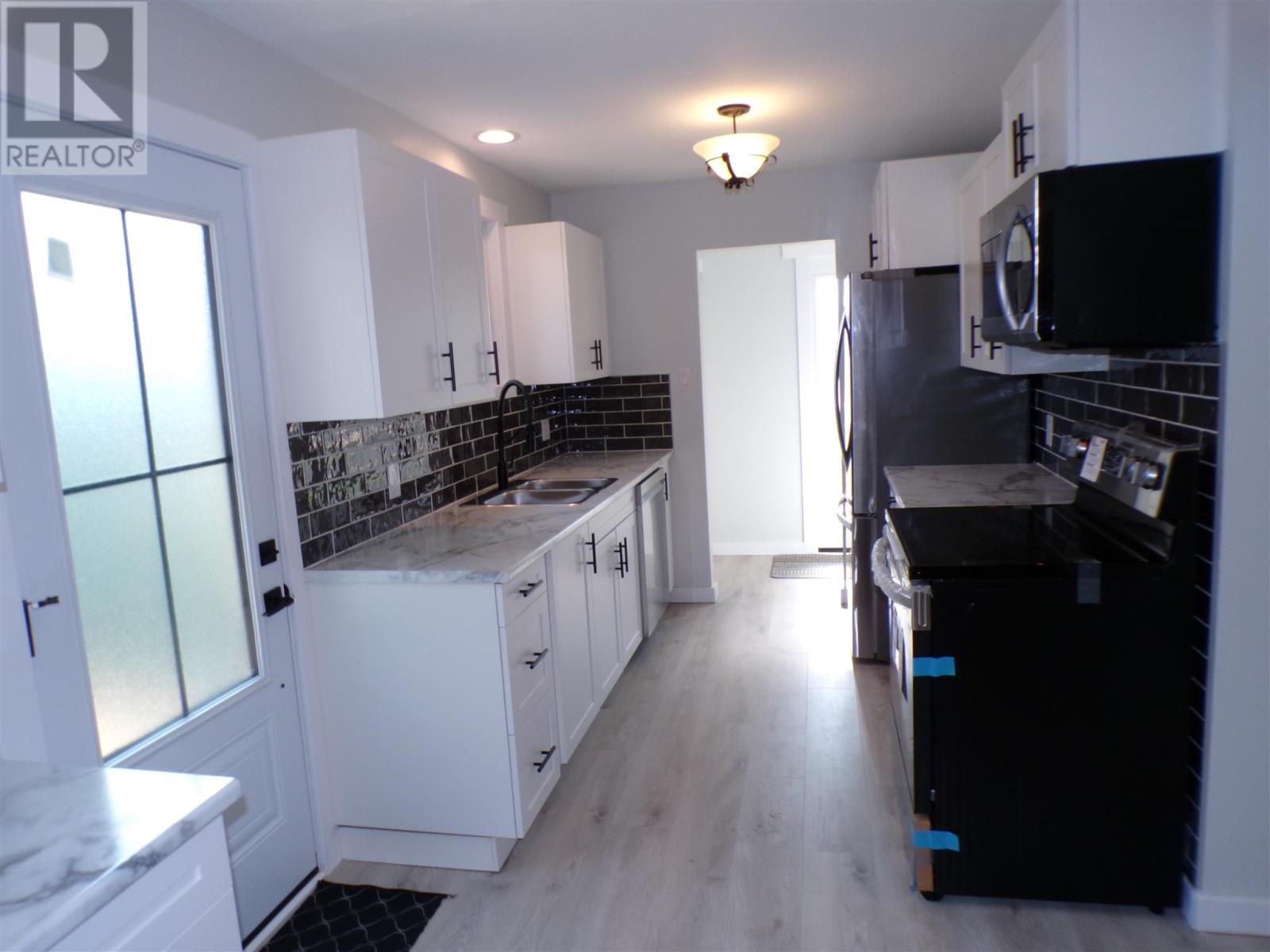 44 Farrell Cres Property Photo 5