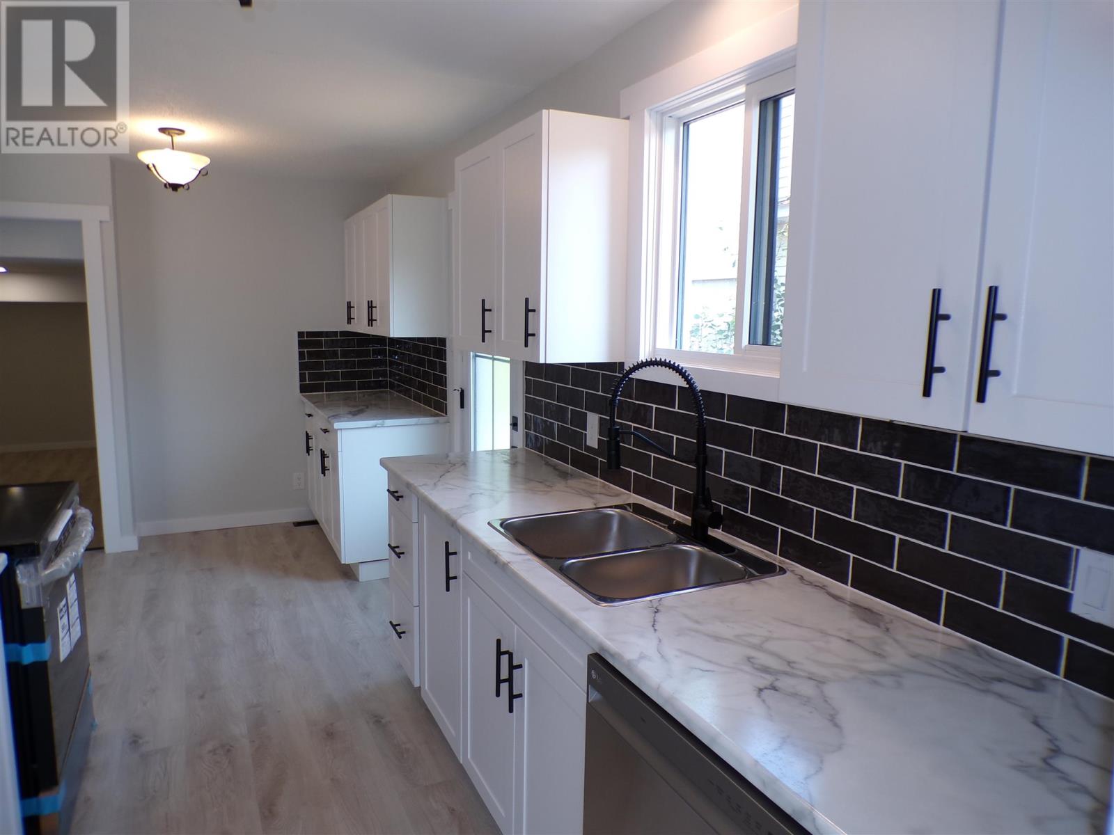 44 Farrell Cres Property Photo 6