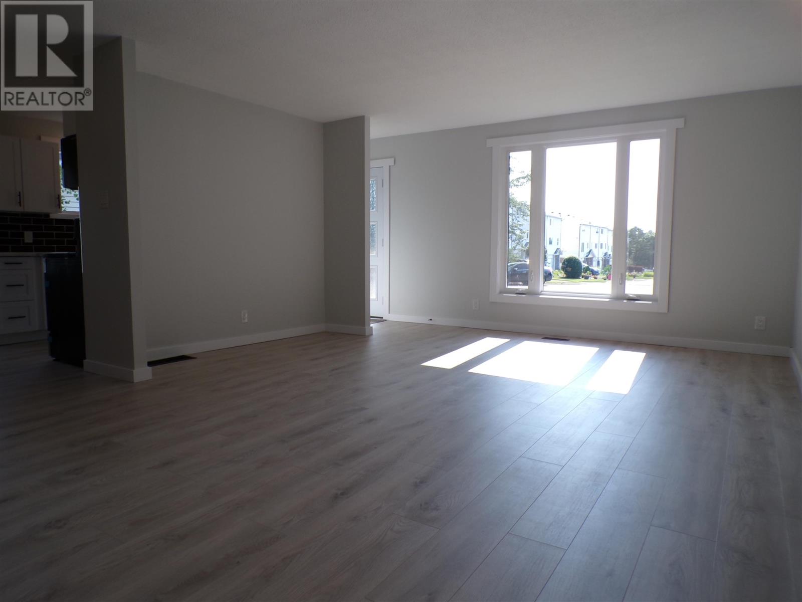 44 Farrell Cres Property Photo 11