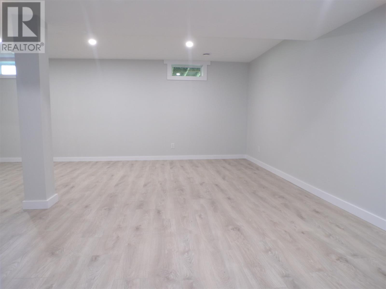 44 Farrell Cres Property Photo 15