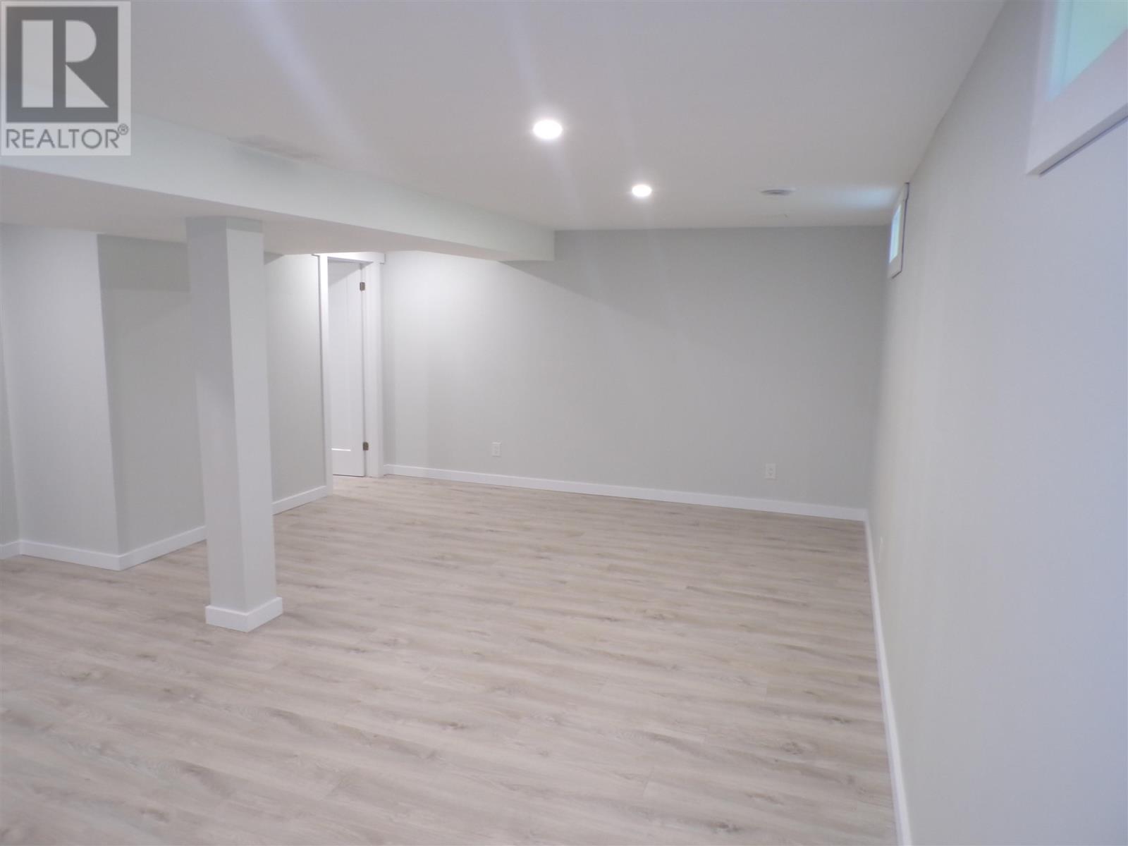 44 Farrell Cres Property Photo 17