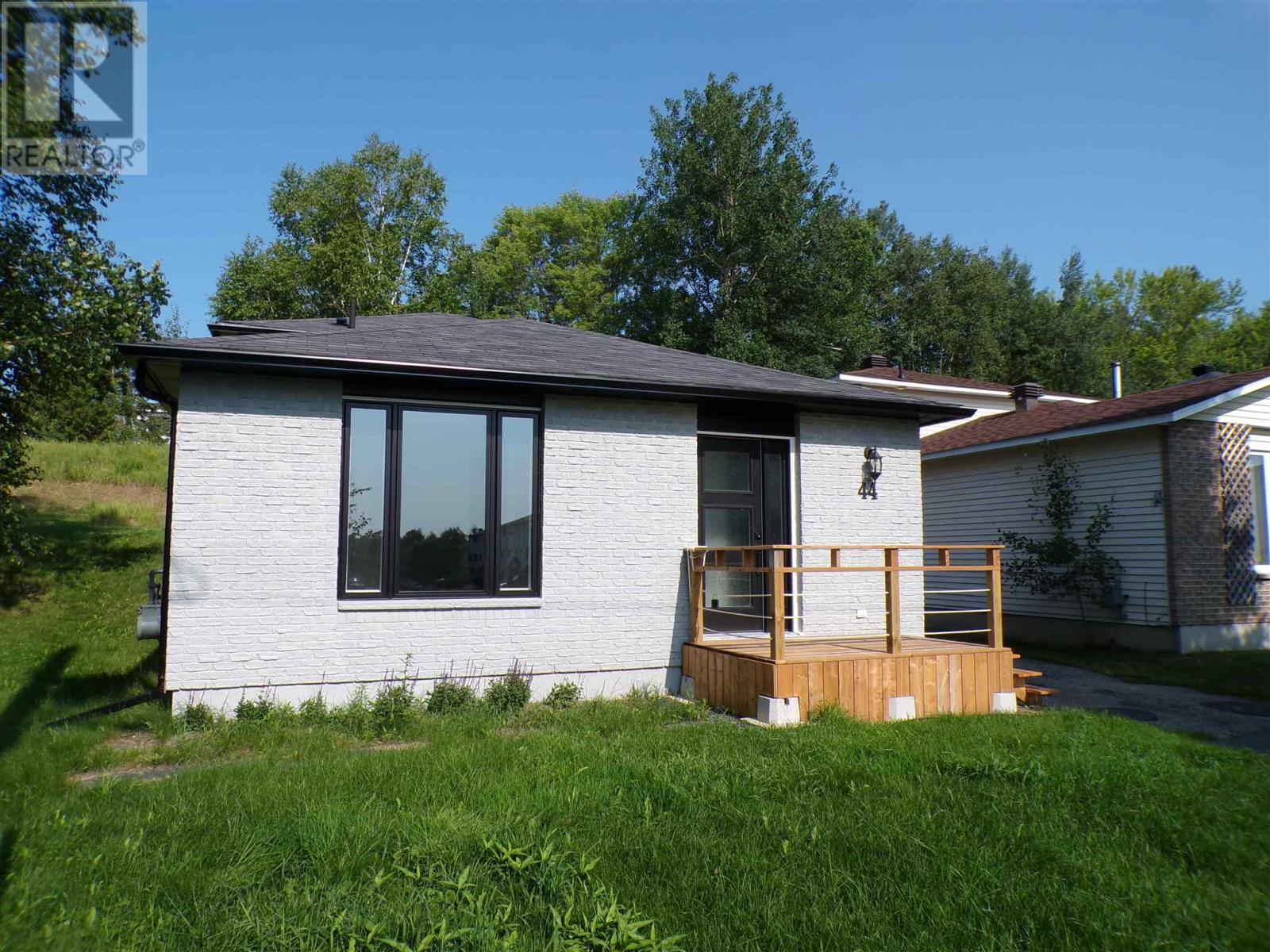 44 Farrell Cres Property Photo 44