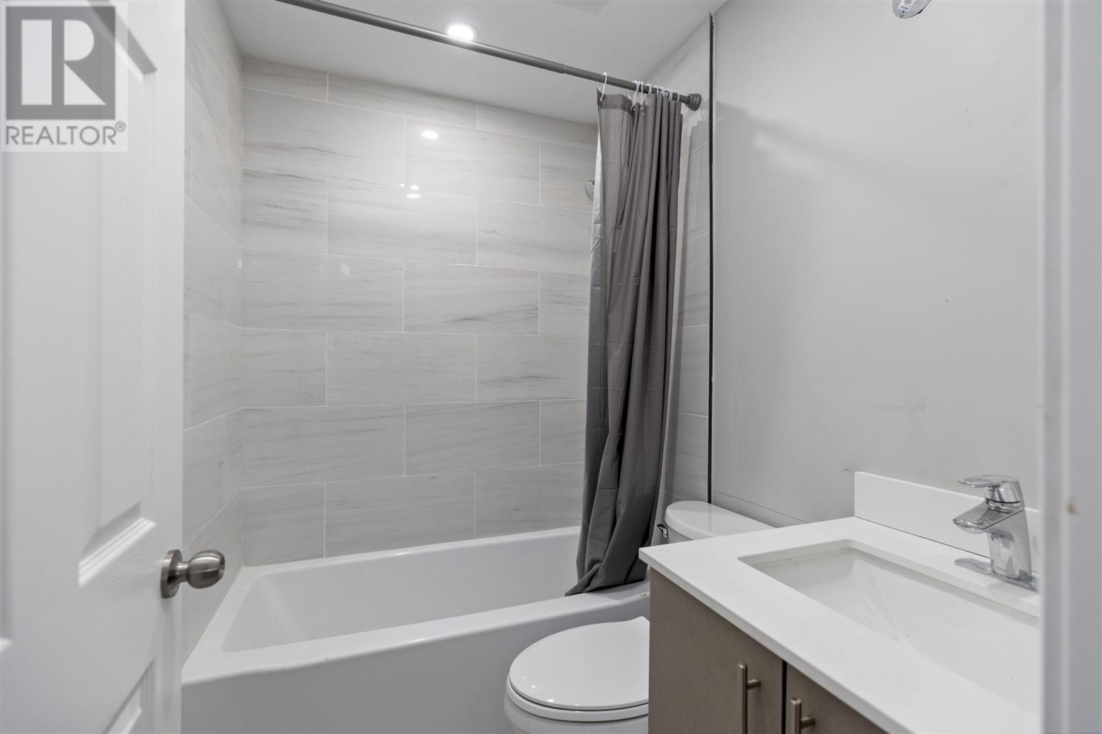 168 Andrew St Property Photo 22